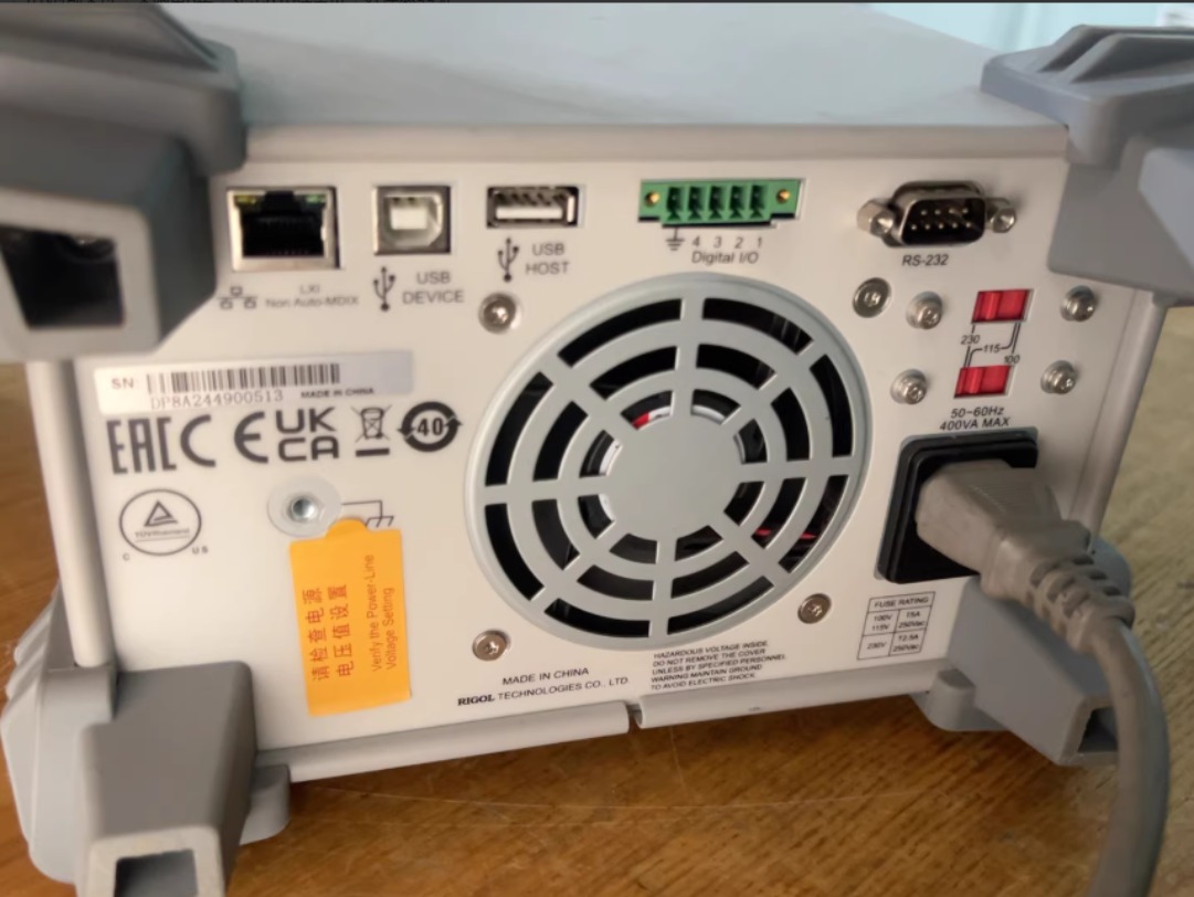 1 peça Rigol DP831A Fonte de a - Linear Dc Power Supply Triple Output avaliação e preço